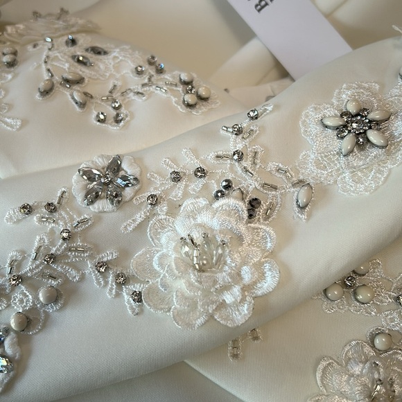 Badgley Mischka White Beaded Off-Shoulder Wedding Gown Size 4 | NWT - Picture 14 of 16